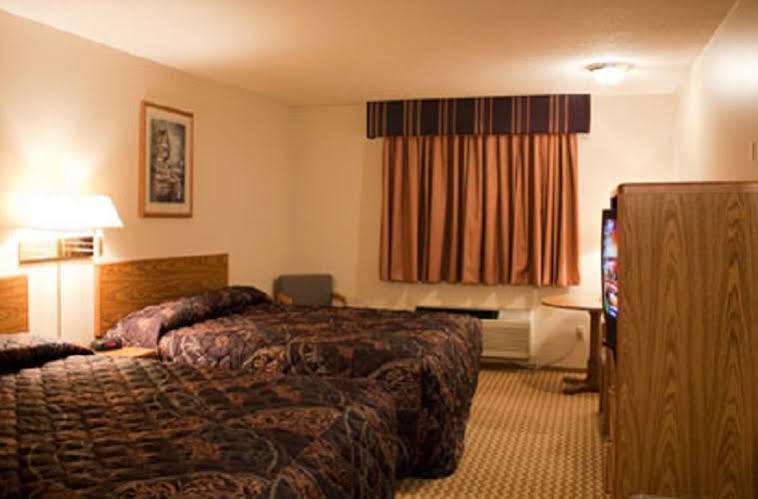 Prairie Inn Vermillion Exterior photo